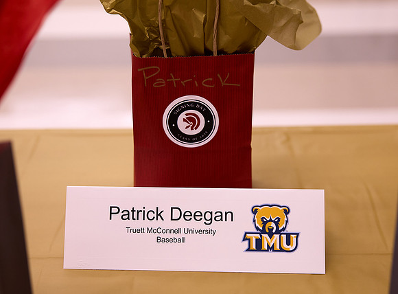 022sign4-19-23