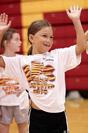 056cheer6-6-11