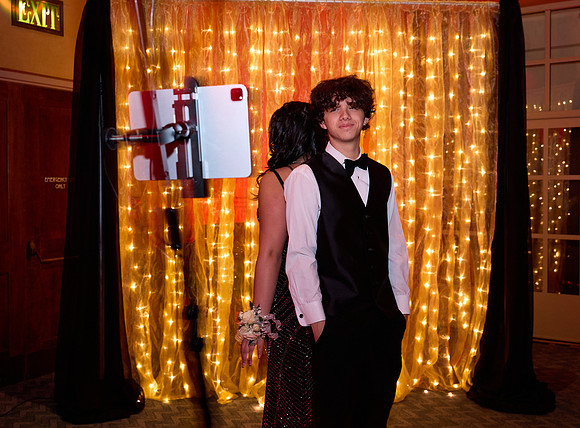 040prom3-23-24