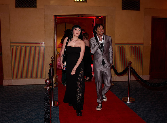 082prom3-23-24