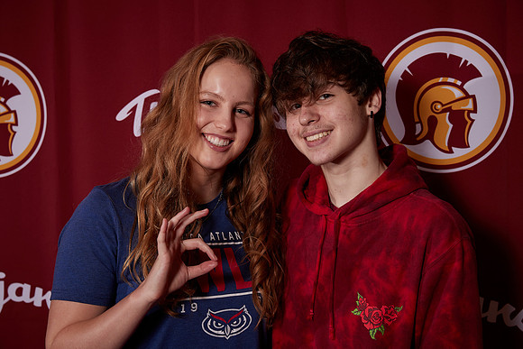 052sign2-6-19